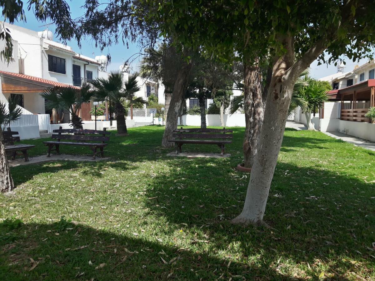 לרנקה Kermia Beach Apartment מראה חיצוני תמונה