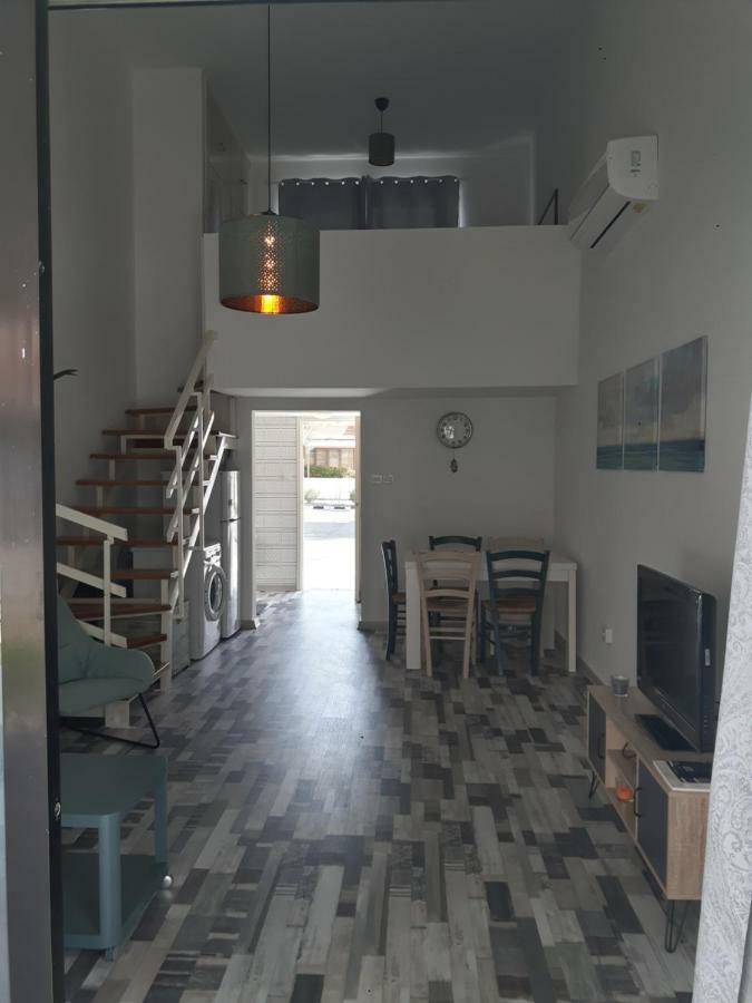 לרנקה Kermia Beach Apartment מראה חיצוני תמונה